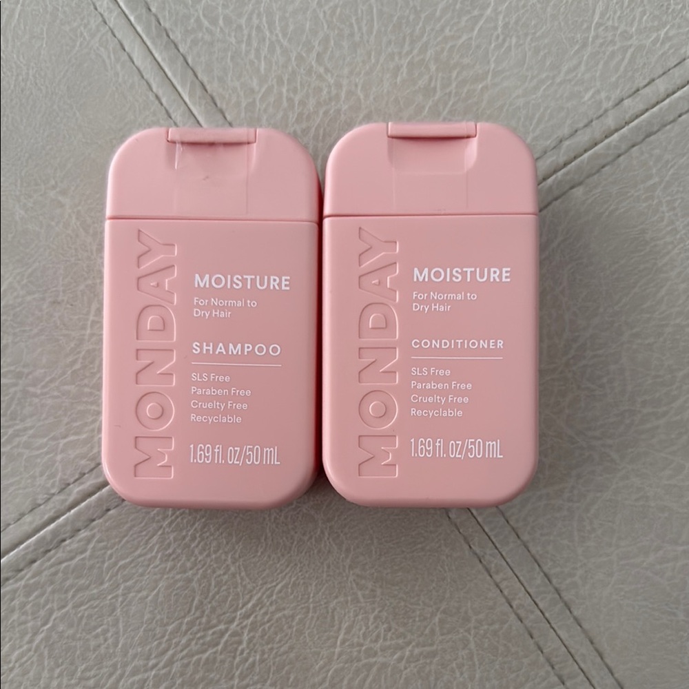 MONDAY Moisture Shampoo and Conditioner Set - Pink